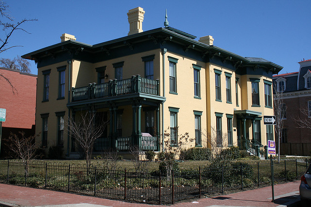 Learn LeDroit Park’s history on a walking tour